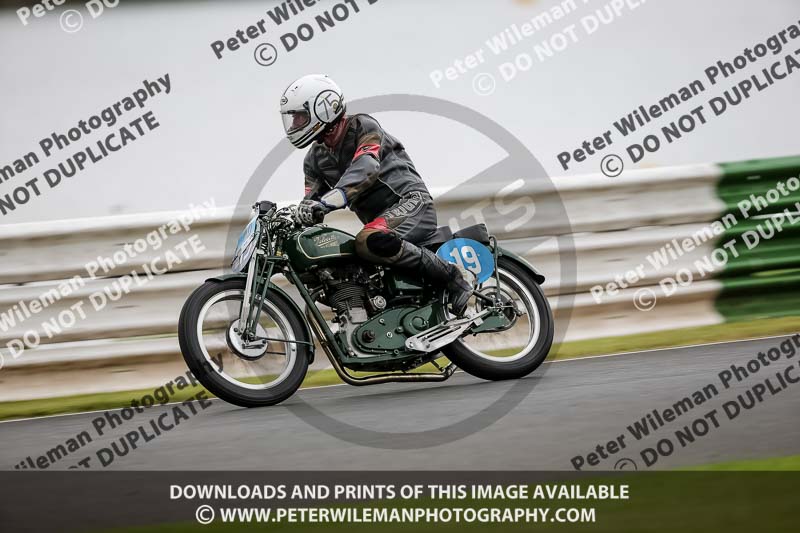 Vintage motorcycle club;eventdigitalimages;mallory park;mallory park trackday photographs;no limits trackdays;peter wileman photography;trackday digital images;trackday photos;vmcc festival 1000 bikes photographs